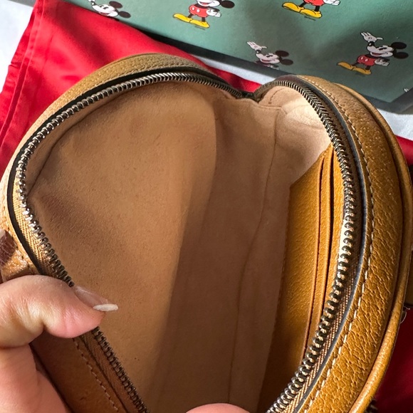 Gucci Mickey backpack - Picture 5 of 8